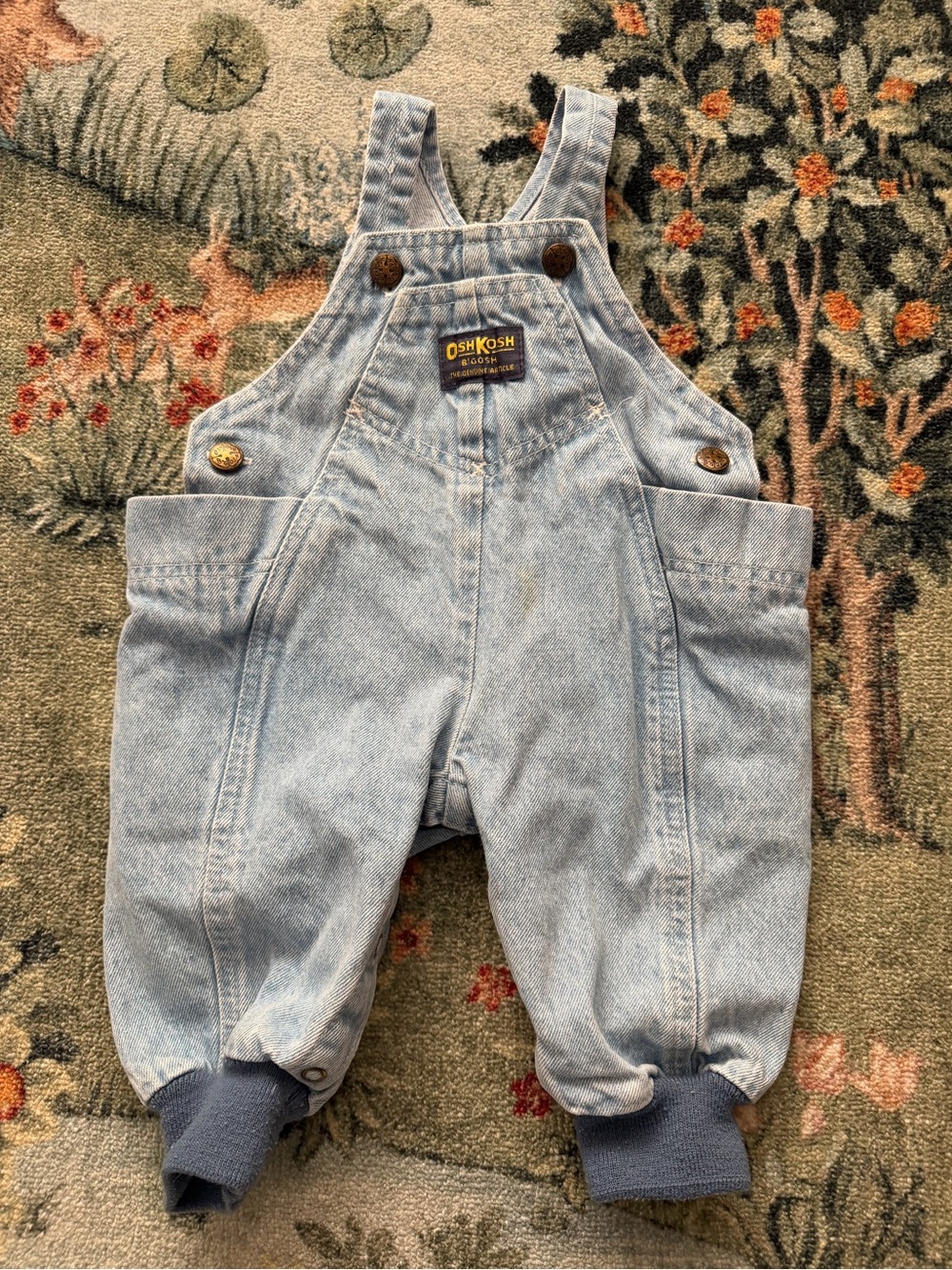 Vintage 1980s OshKosh B’Gosh Vestbak Light WashOveralls 6/9mo, oversize pockets